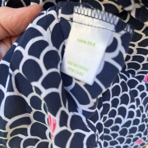 Lilly Pulitzer 🏝️ RARE Shell Print Silk top, 12, GUC - Picture 4 of 8